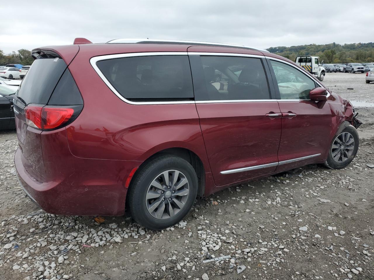 2020 Chrysler Pacifica VIN 2C4RC1EG2LR123822 photo 3