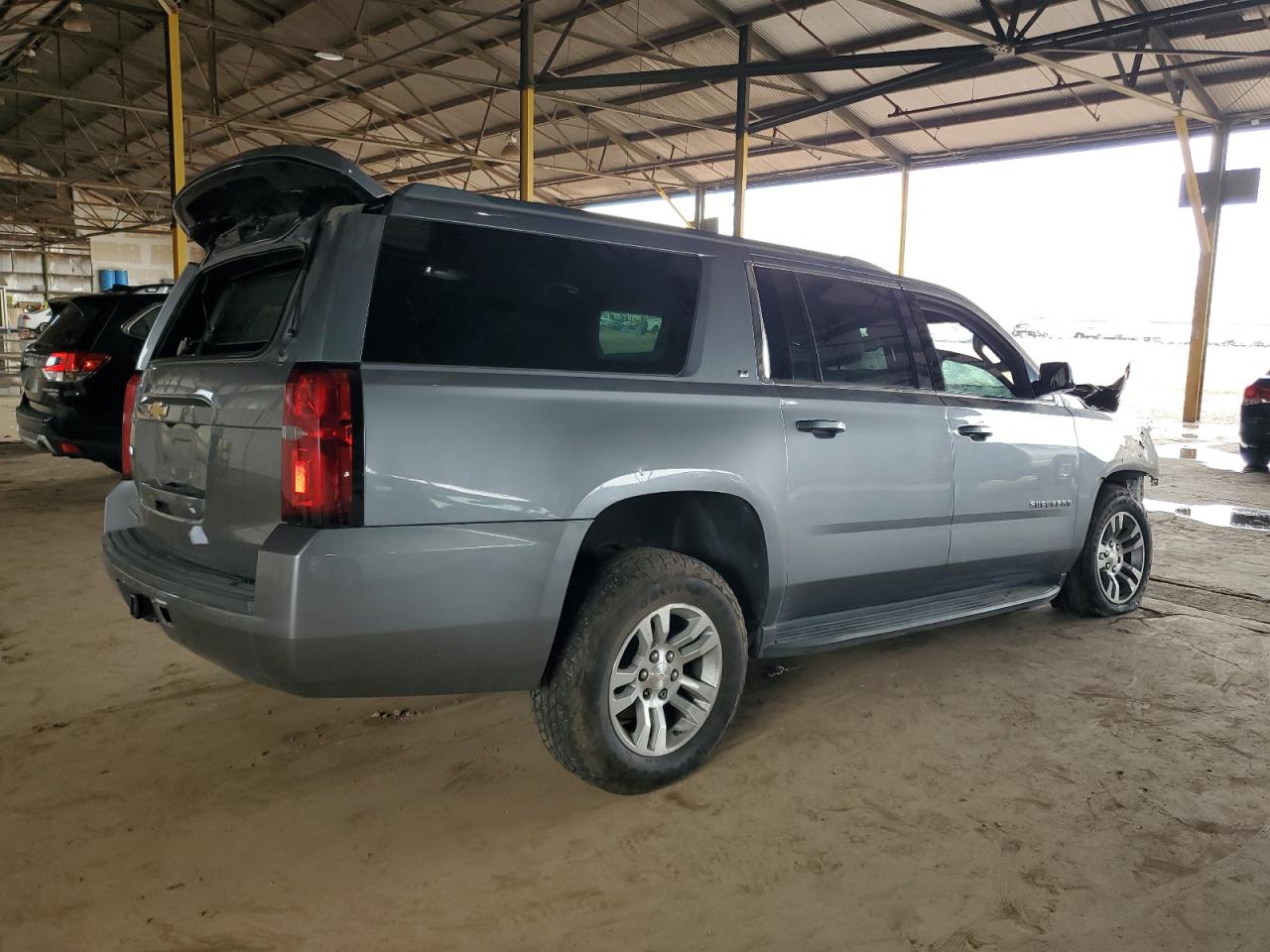 2020 CHEVROLET Suburban VIN 1GNSKHKC1LR156323 photo 3