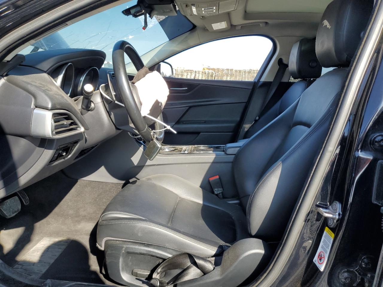 2017 Jaguar Xe VIN SAJAR4BGXHA976869 photo 7