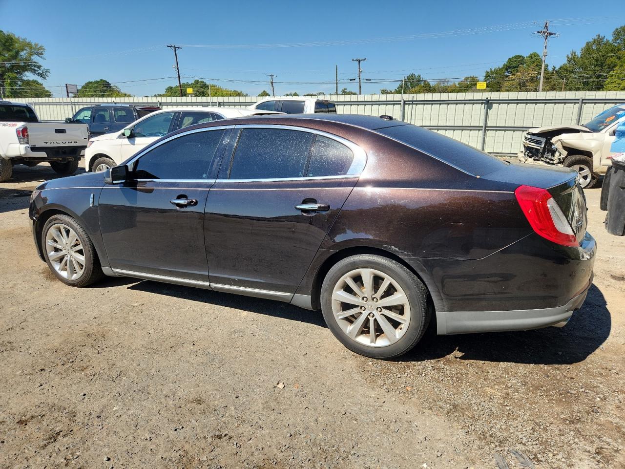 2013 Lincoln Mks VIN 1LNHL9DK6DG601402 photo 2