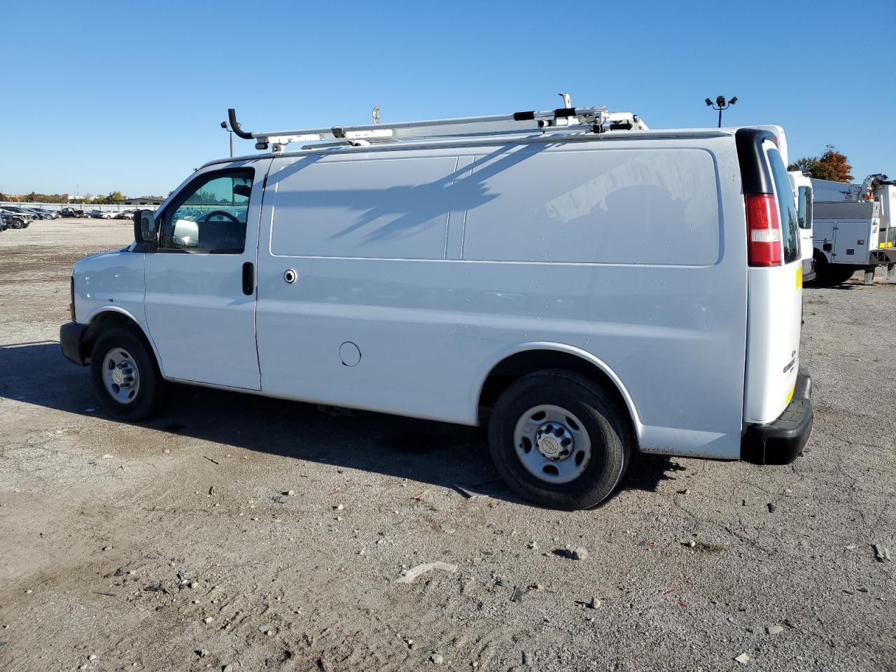2013 CHEV Express VIN 1GCWGFCB1D1902193 photo 2