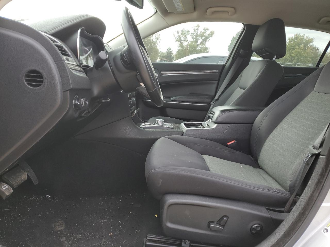 2021 Chrysler 300 VIN 2C3CCAAG8MH516232 photo 7