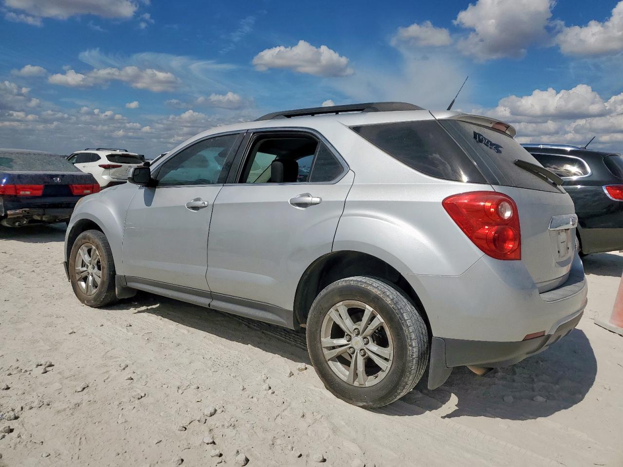 2013 Chevrolet Equinox VIN 1GNALDEKXDZ101746 photo 2