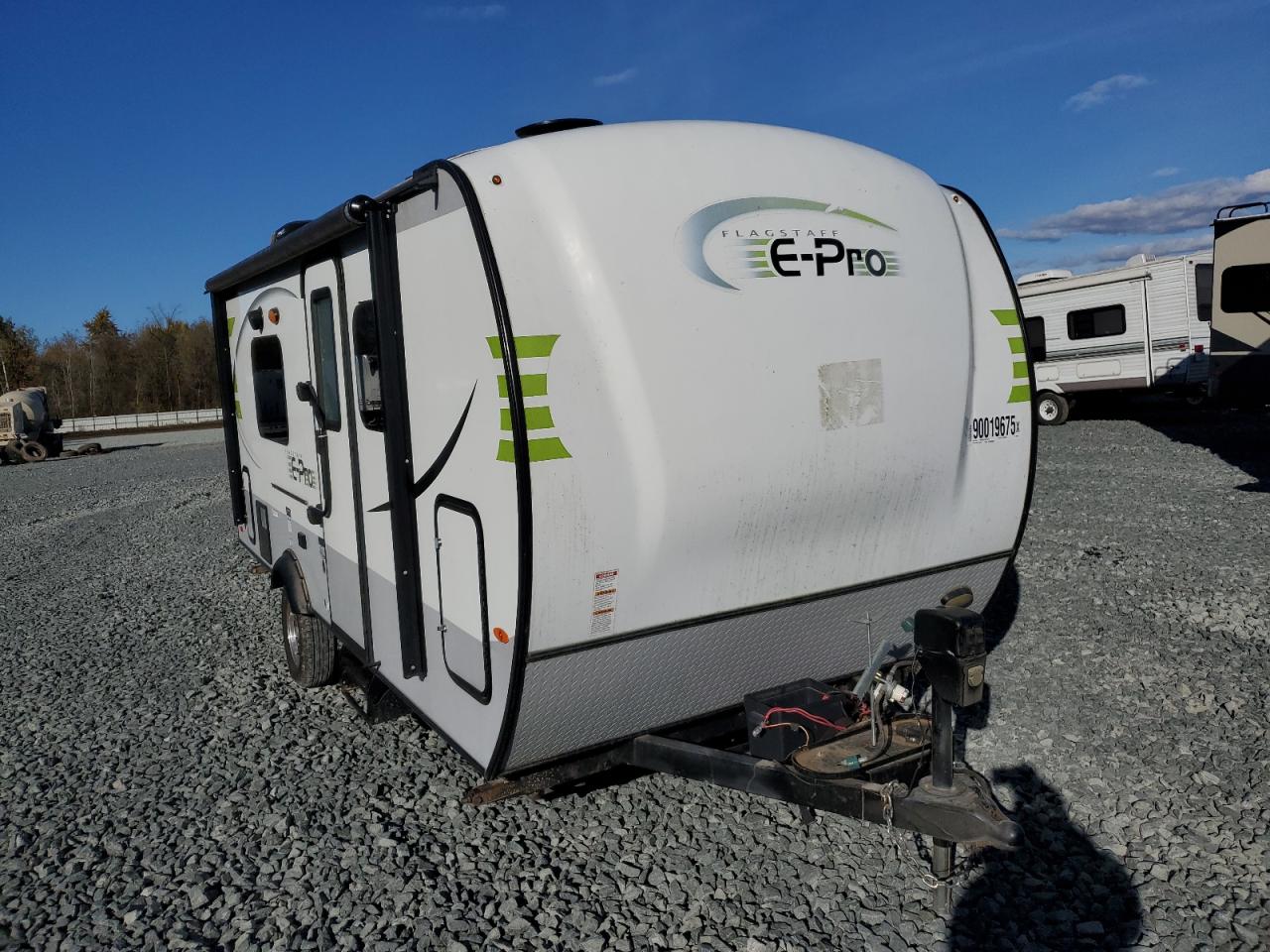 2018 FLAGSTF/FR M-22fbs VIN 5ZT2FSHC4J3001930 photo 1