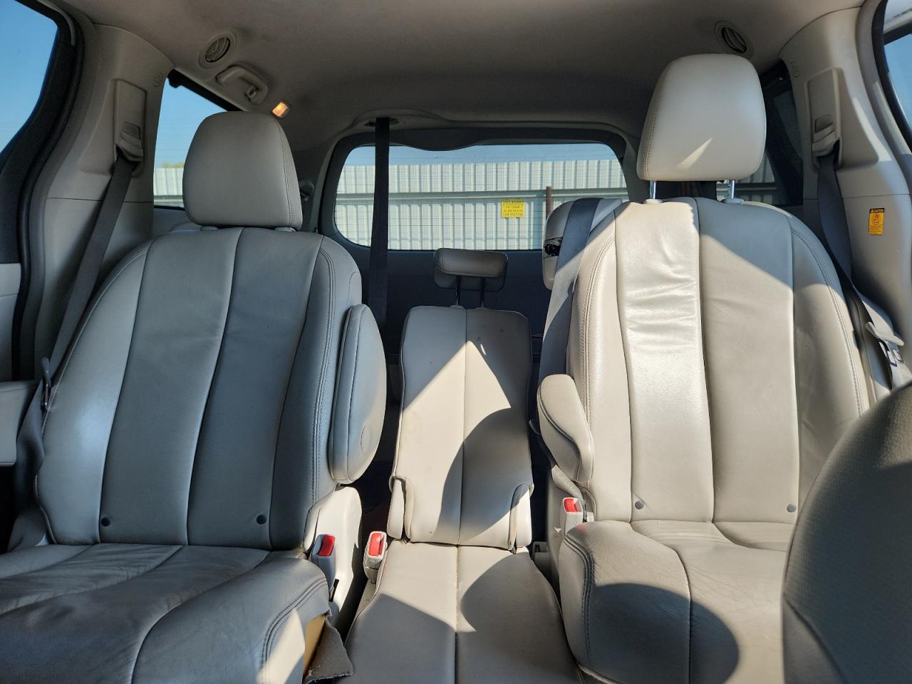 2013 Toyota All models VIN 5TDYK3DC0DS325995 photo 10