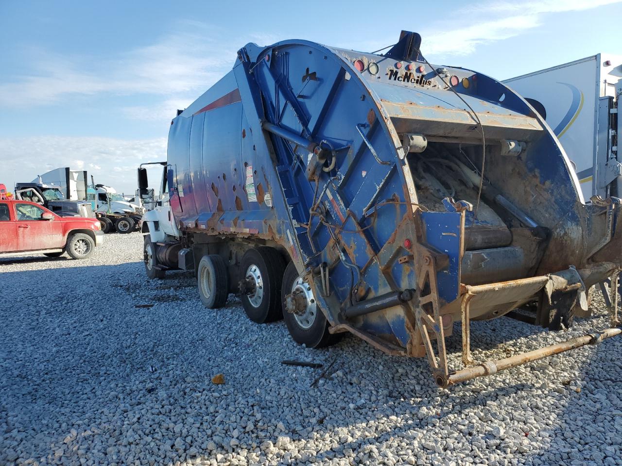 2008 International All models VIN 1HTWGAAT38J690825 photo 3