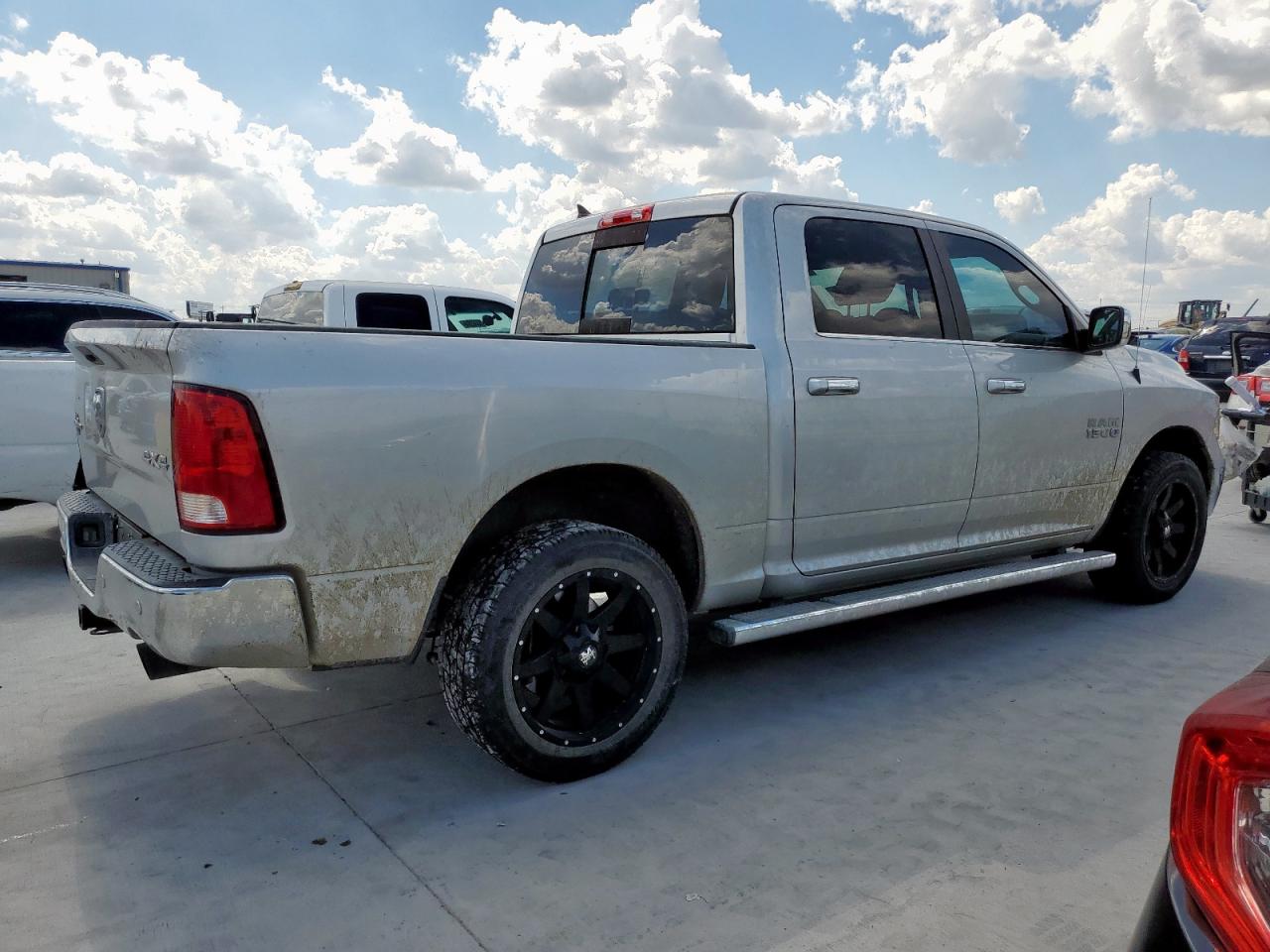 2017 Ram 1500 VIN 1C6RR7LT1HS655979 photo 3