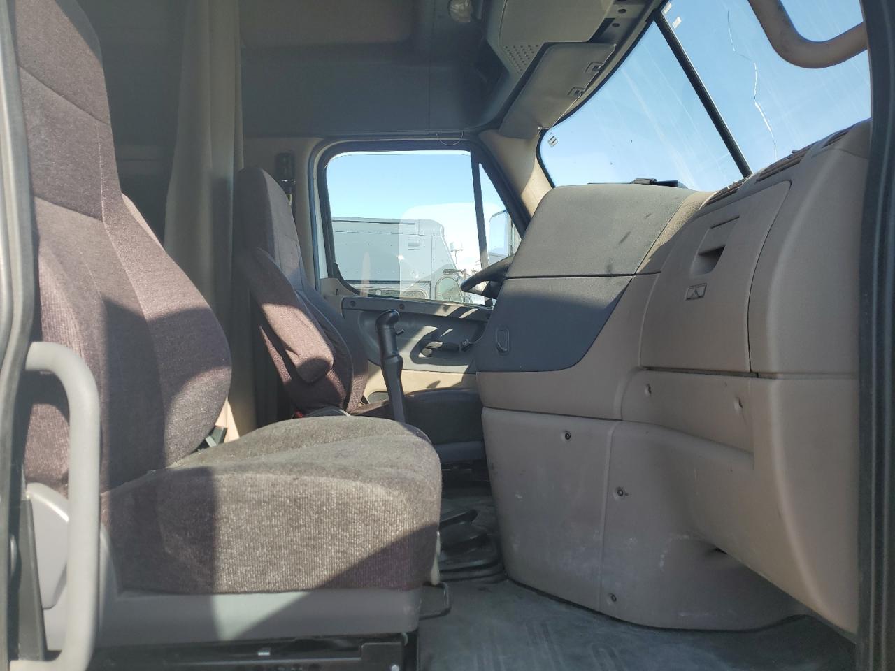 2017 FREIGHTLINER All other VIN 3AKJGLDR3HSHN2019 photo 5