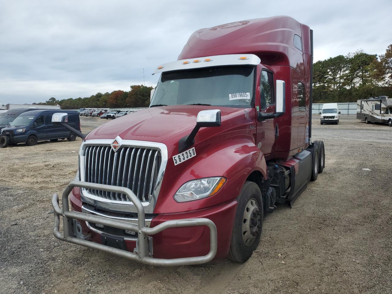 2019 International All models VIN 3HSDZAPR9KN240845 photo 2