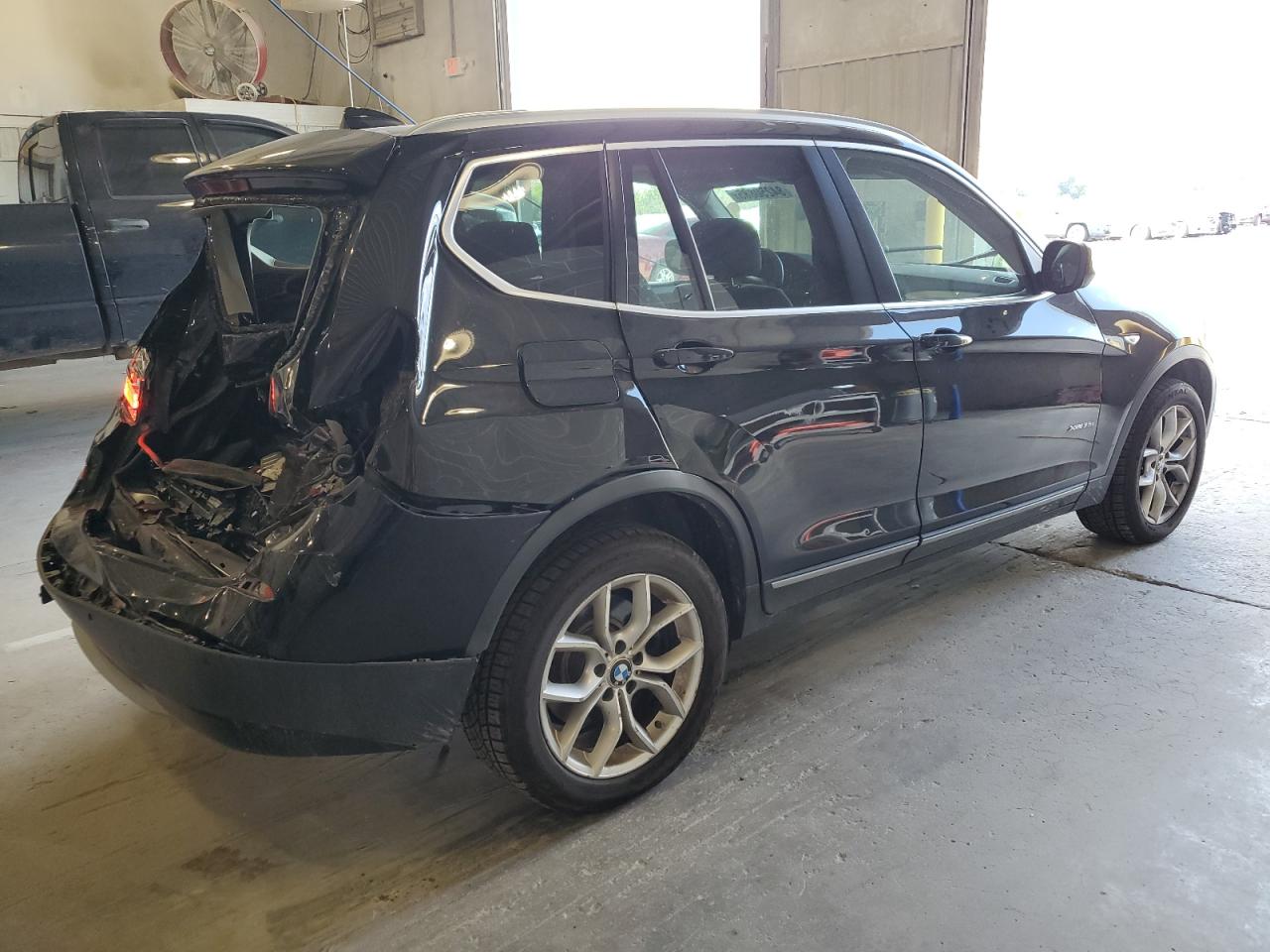 2011 BMW X3 VIN 5UXWX7C54BL734002 photo 3