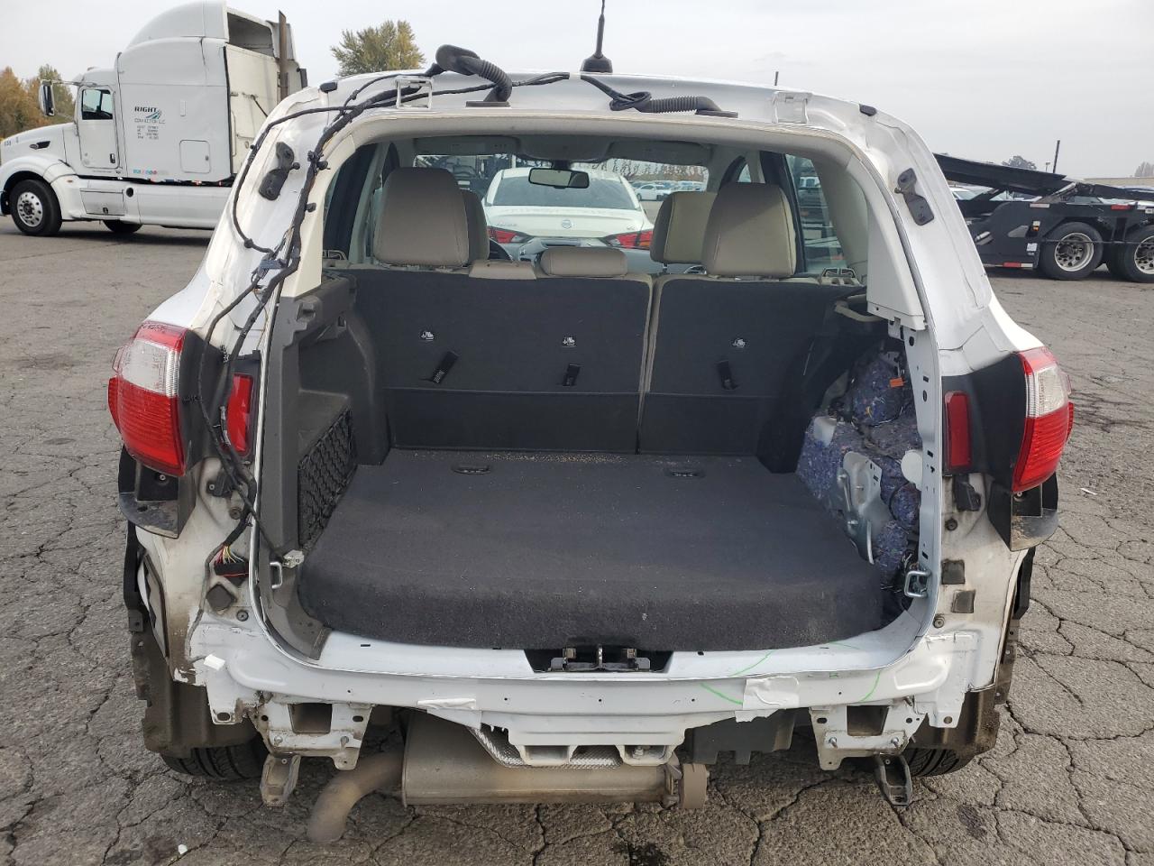2013 Ford Cmax VIN 1FADP5BU7DL550316 photo 6