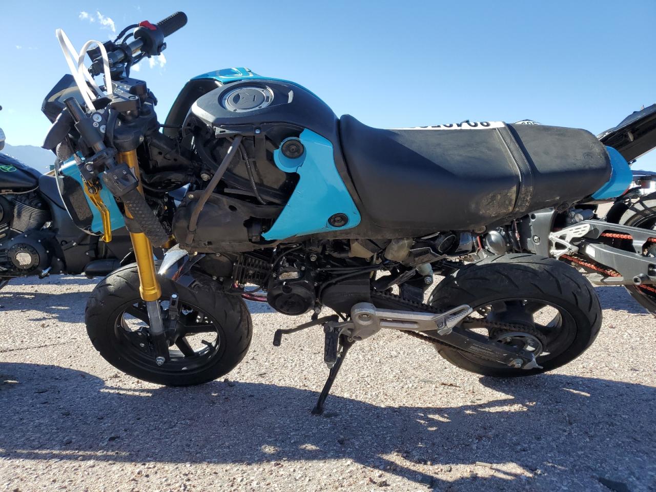 2024 Honda Grom VIN MLHJC9214R5200401 photo 3