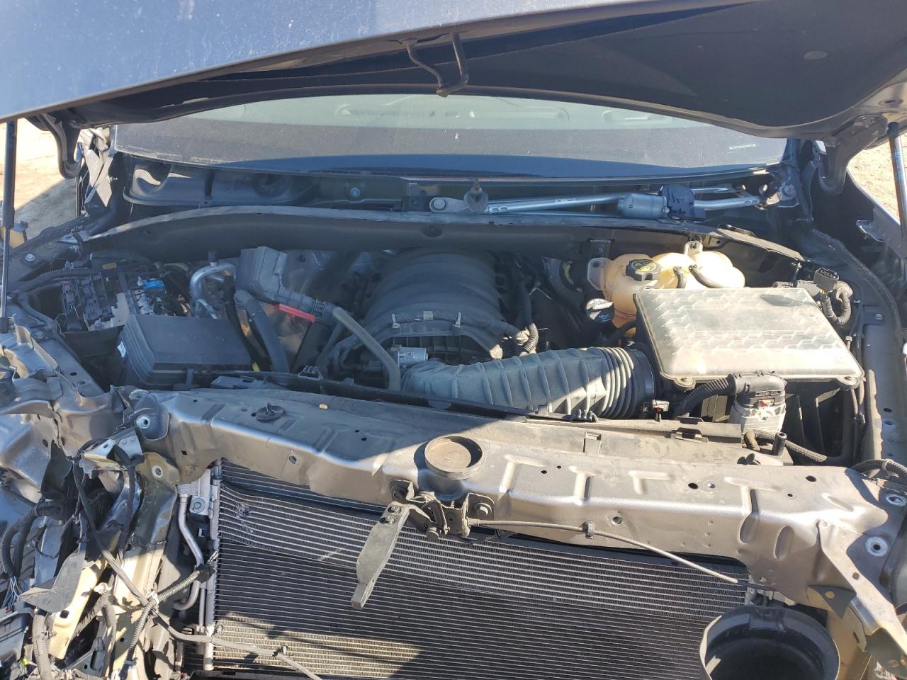 2021 Chevrolet Suburban VIN 1GNSKEKD1MR332036 photo 12