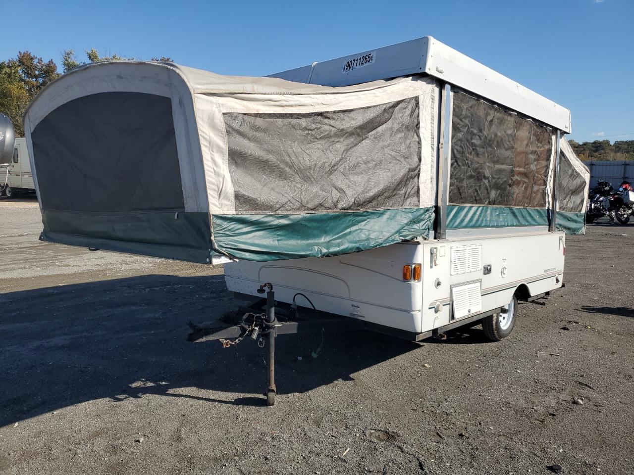 2004 FLEETWOOD Sedona VIN 4CE676F1047256154 photo 2