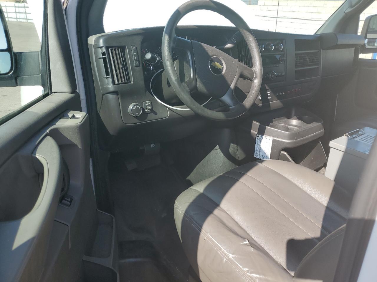 2014 Chevy Express VIN 1GCWGFCBXE1136000 photo 8