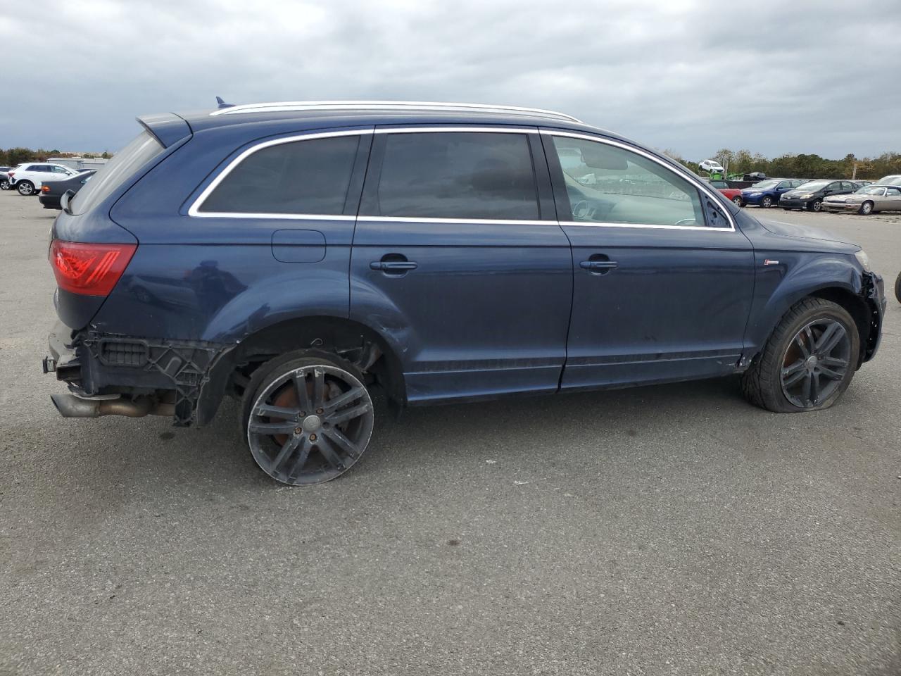 2014 Audi Q7 VIN WA1DGAFE6ED009091 photo 3