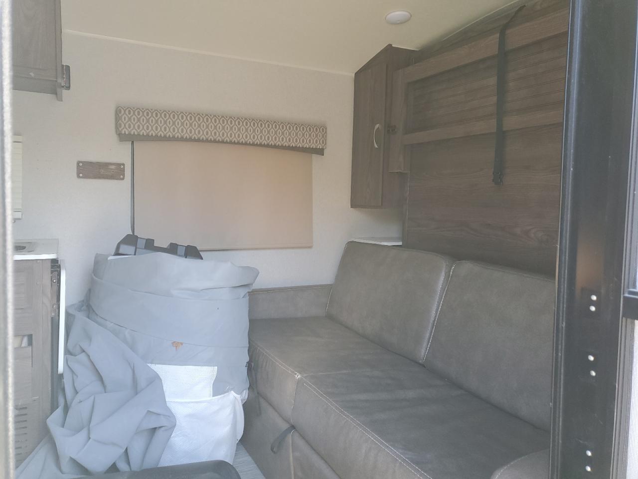 2018 FLAGSTF/FR M-22fbs VIN 5ZT2FSHC4J3001930 photo 5