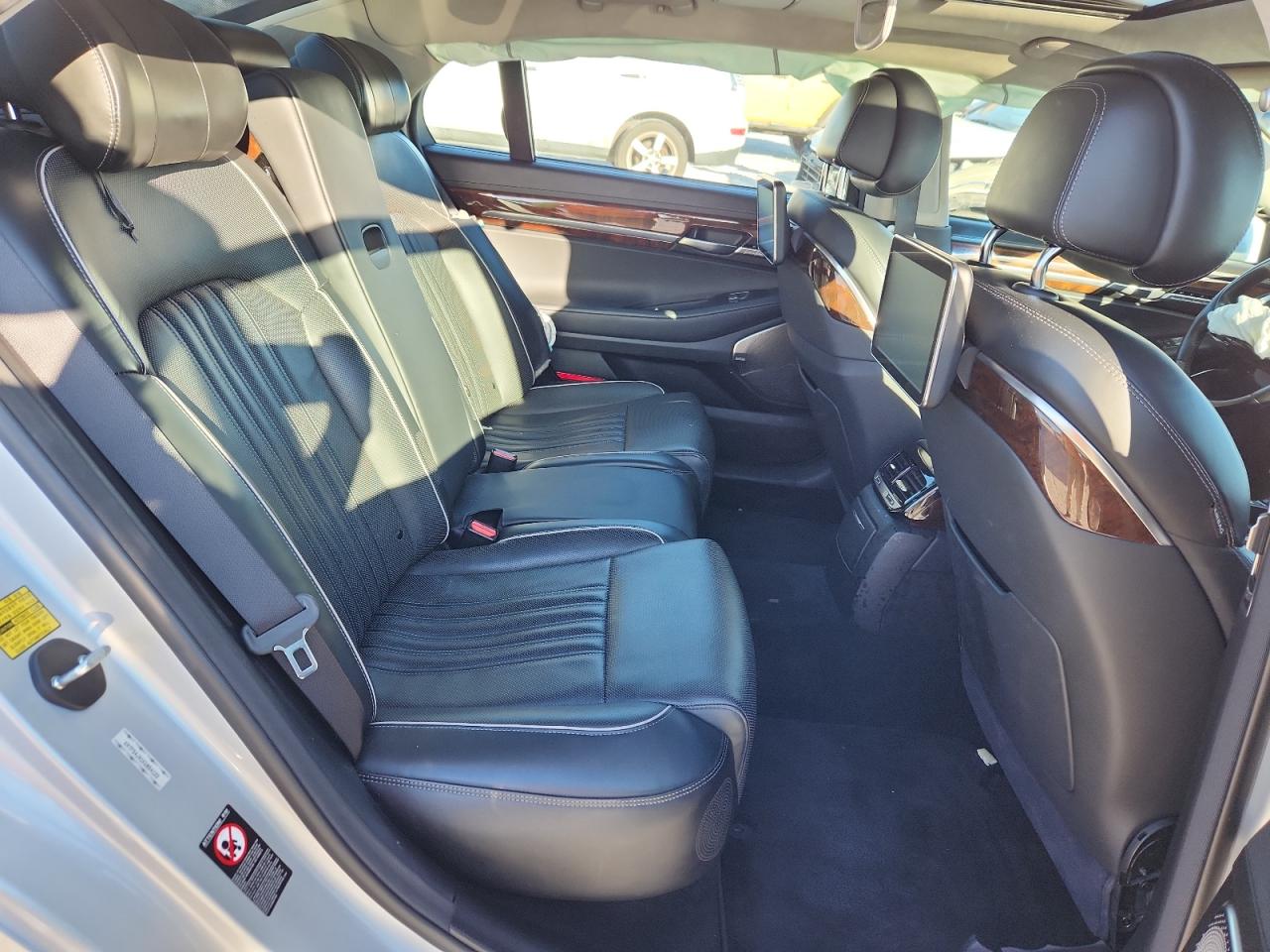 2019 Genesis G90 VIN KMTF54JH1KU054122 photo 10