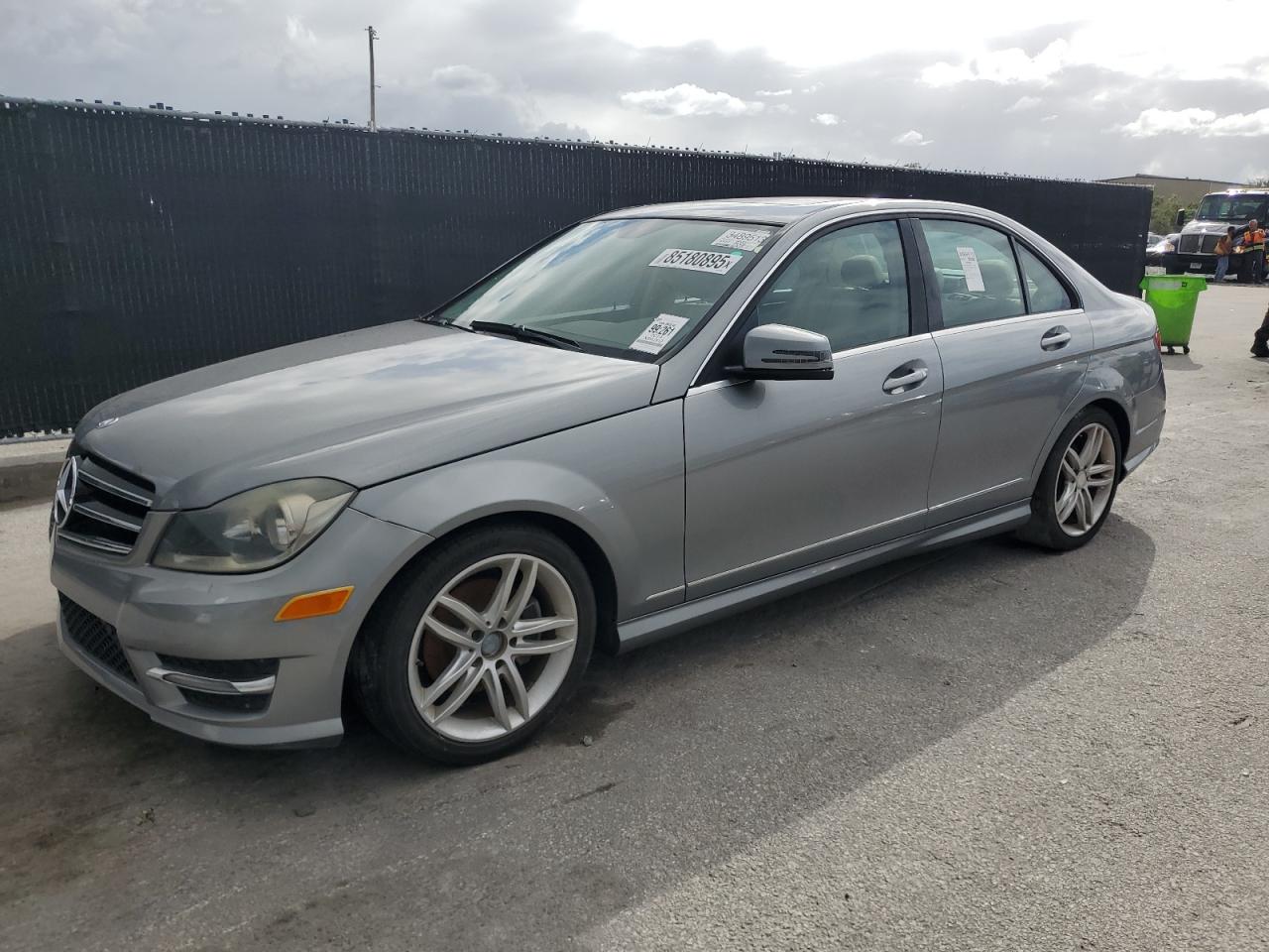 2014 Mercedes-Benz C class VIN WDDGF4HBXEA932708 photo 1