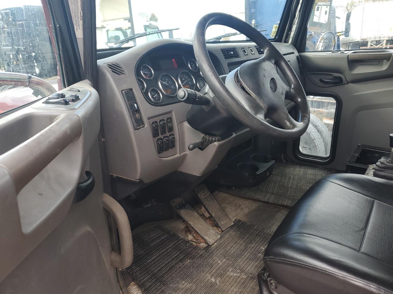2017 PETERBILT All models VIN 2NP2HJ7X8HM409350 photo 8
