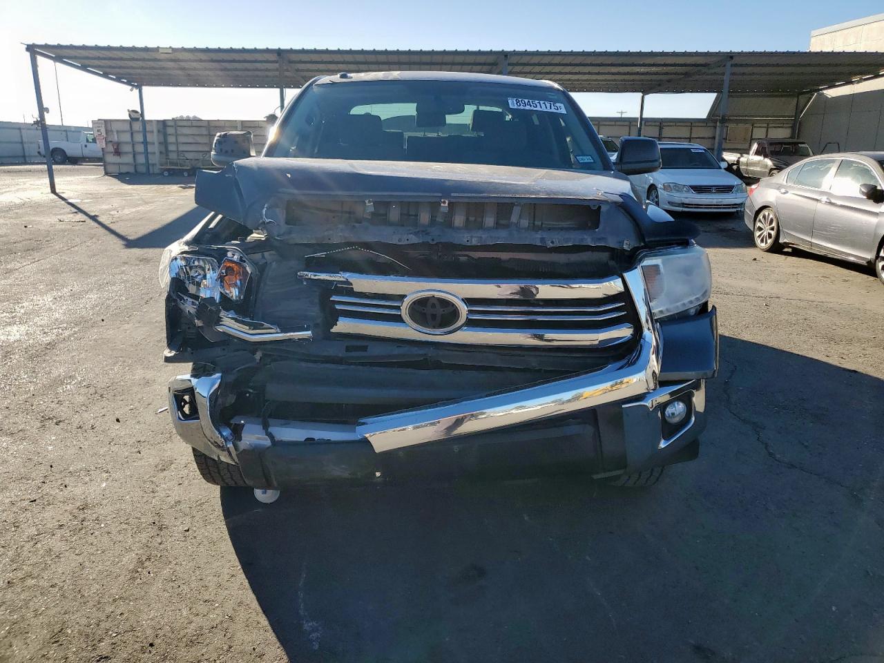 2017 Toyota Tundra VIN 5TFDW5F12HX596437 photo 5