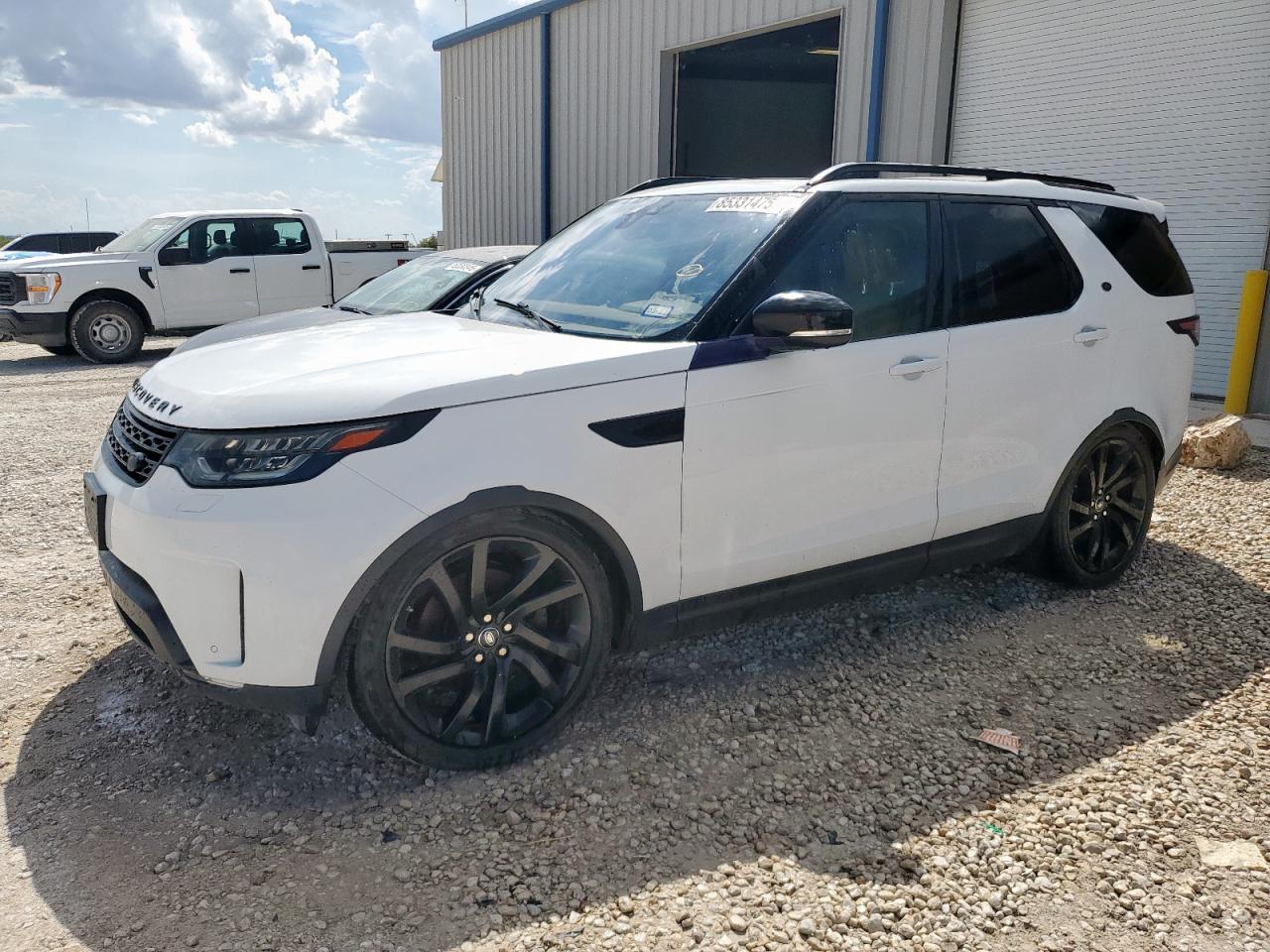 2017 Land Discovery VIN SALRHBBV5HA026709 photo 1