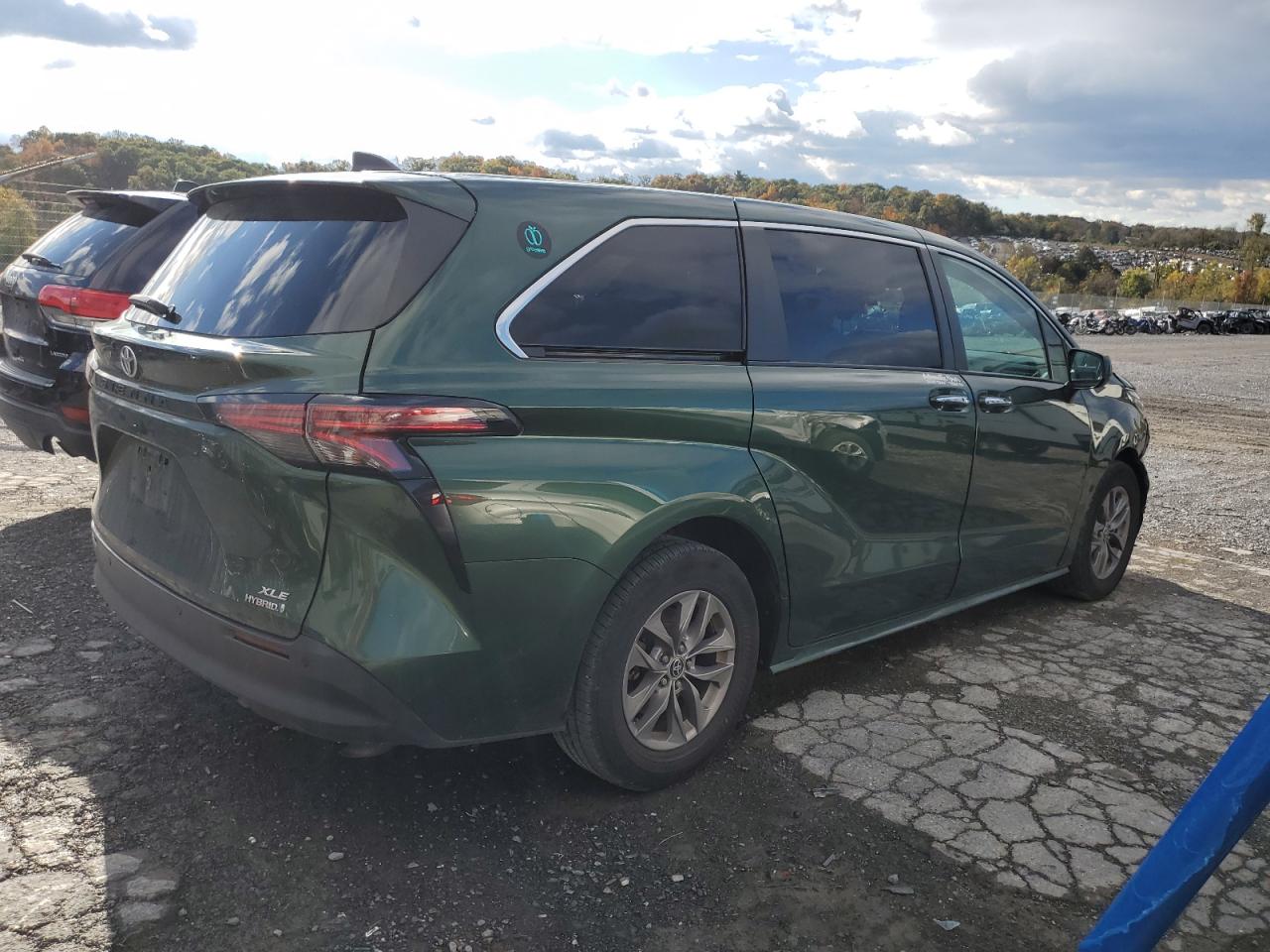 2022 Toyota All models VIN 5TDYRKECXNS077857 photo 3
