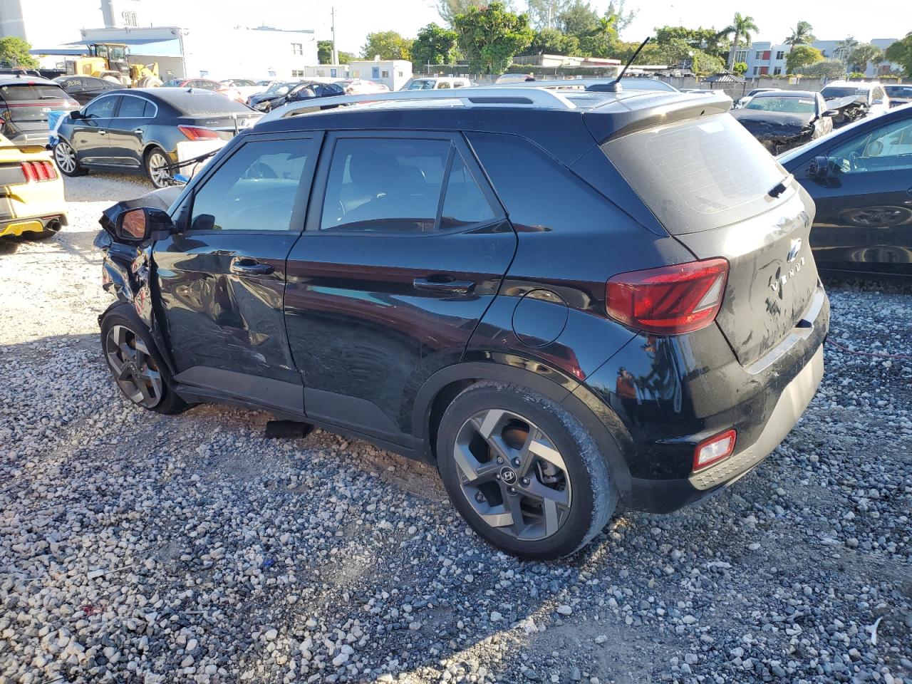 2024 Hyundai Venue VIN KMHRC8A38RU298241 photo 2