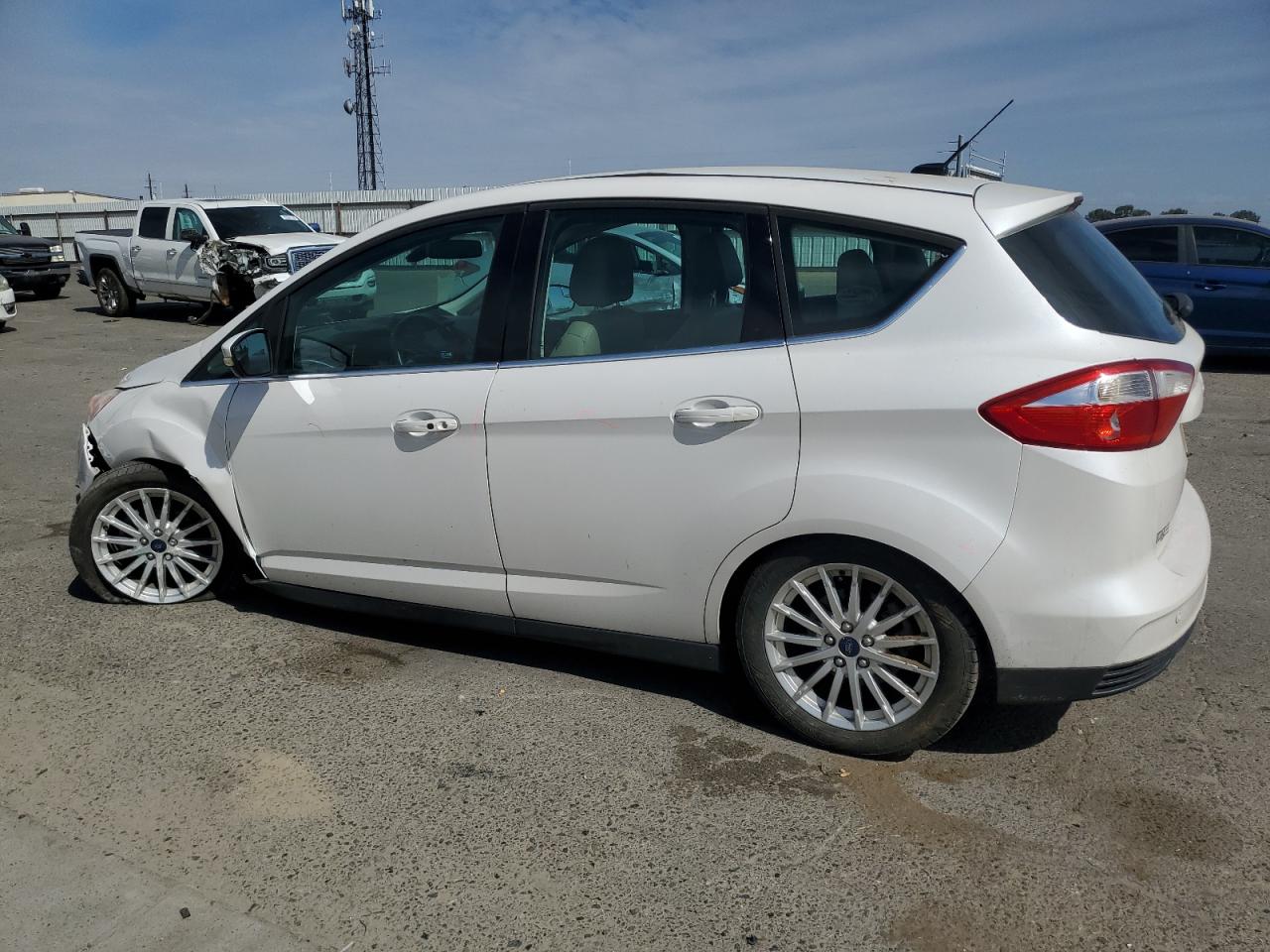 2013 Ford Cmax VIN 1FADP5BU0DL538394 photo 2