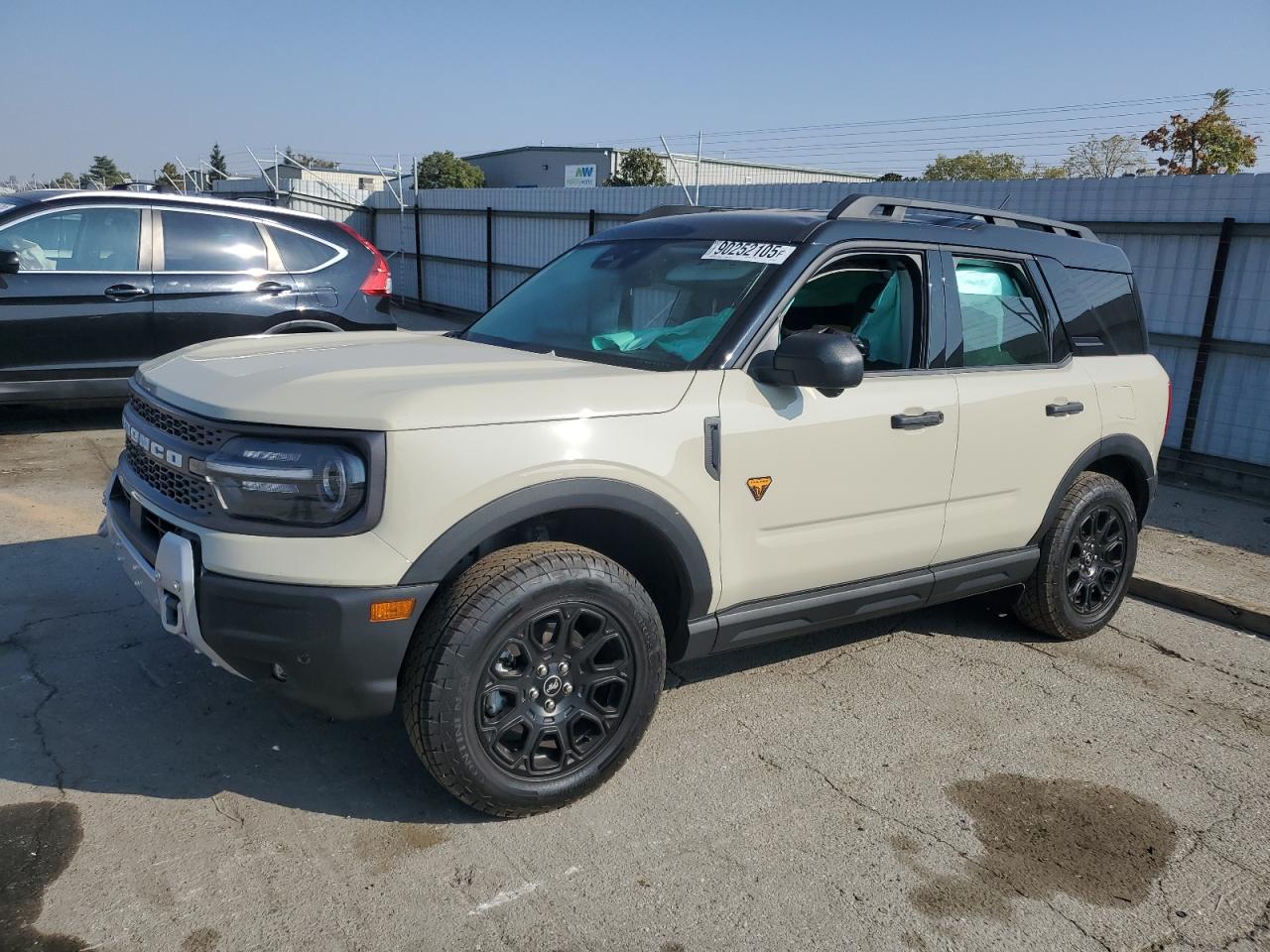 2025 Ford Bronco VIN 3FMCR9DA6SRF01502 photo 1