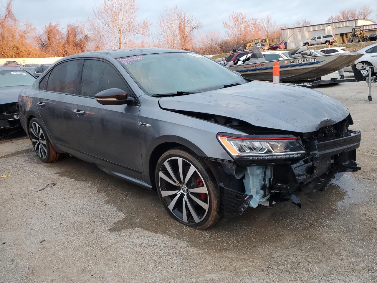 2018 VOLKSWAGEN Passat VIN 1VWJM7A31JC038795 photo 4