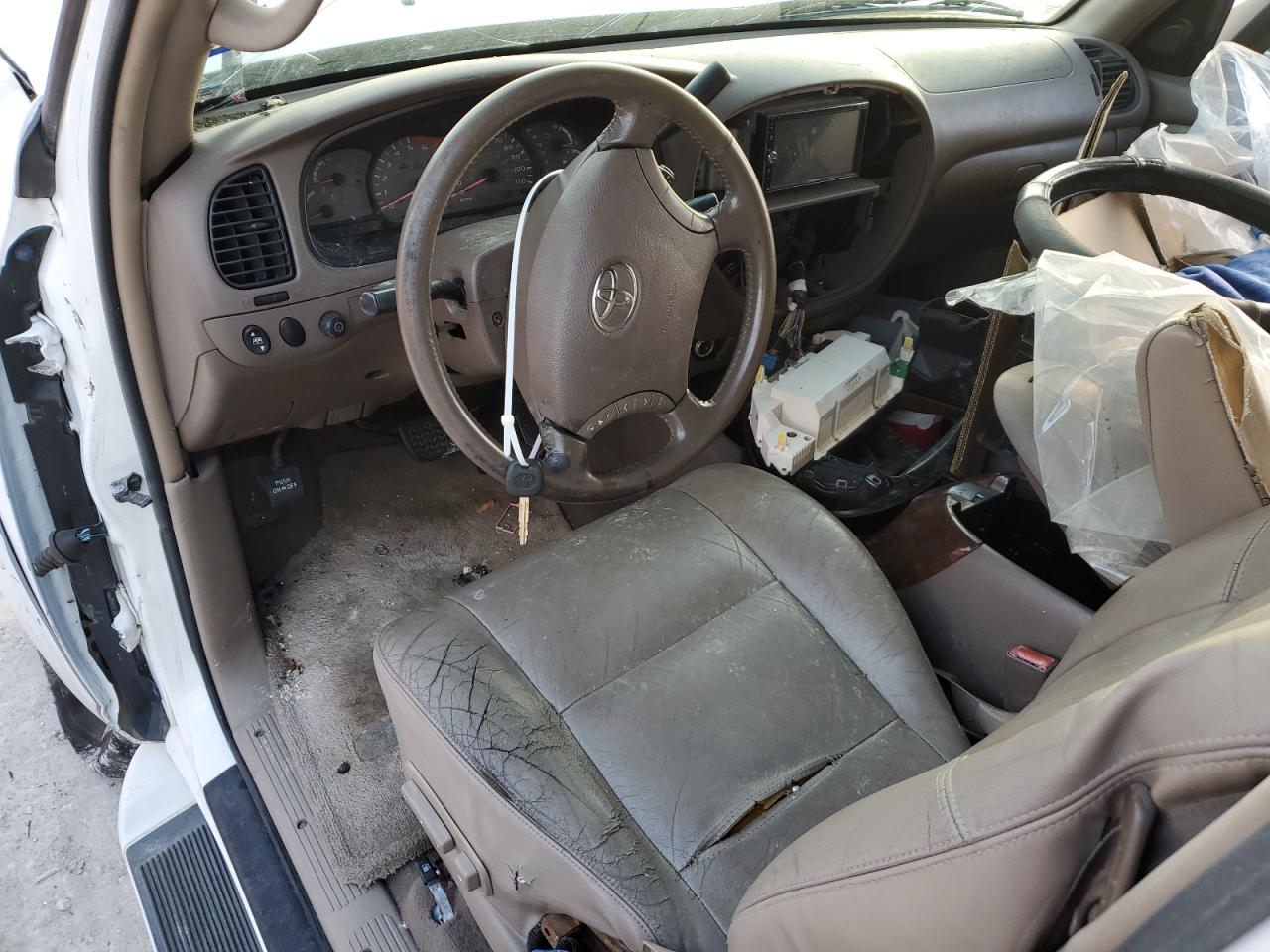 2004 Toyota Sequoia VIN 5TDZT38A04S225020 photo 8