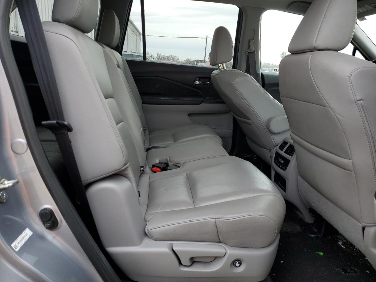 2016 HONDA Pilot VIN 5FNYF6H53GB107589 photo 11