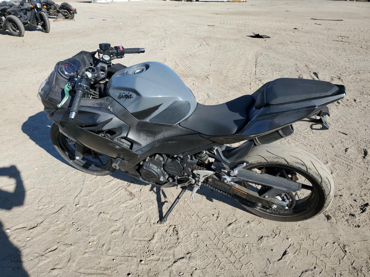 2019 KAWASAKI EX400 VIN JKAEXKG1XKDA25752 photo 3