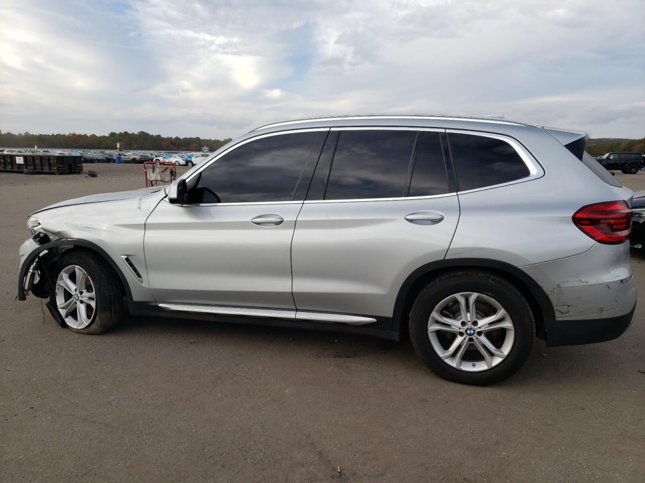 2021 BMW X3 VIN 5UXTY5C0XM9H30211 photo 2
