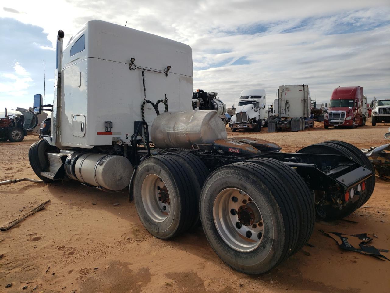 2019 KENWORTH All other VIN 1XKZDP9X3KJ280938 photo 3