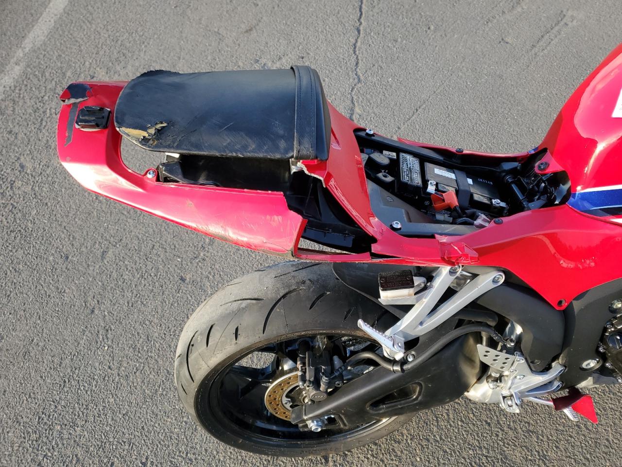 2023 HONDA Cbr cycle VIN JH2PC40J4PK900055 photo 6