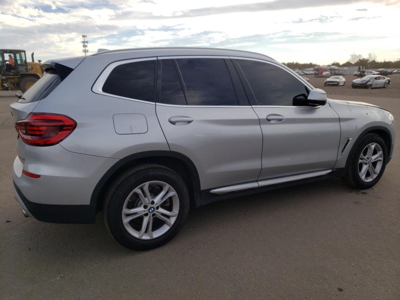 2021 BMW X3 VIN 5UXTY5C0XM9H30211 photo 3