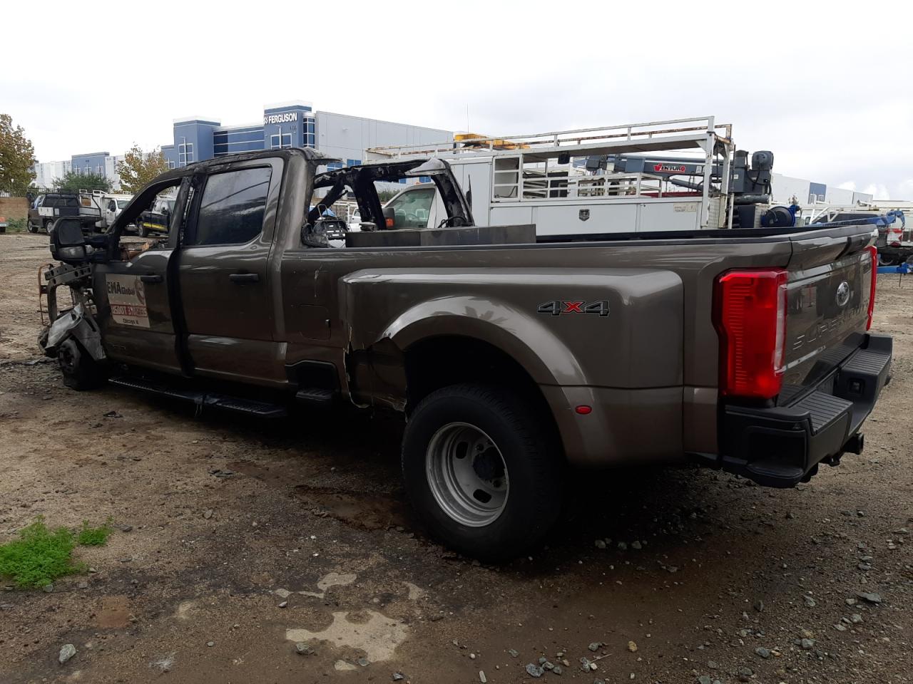 2023 FORD F-350 VIN 1FT8W3DT1PEC80404 photo 2