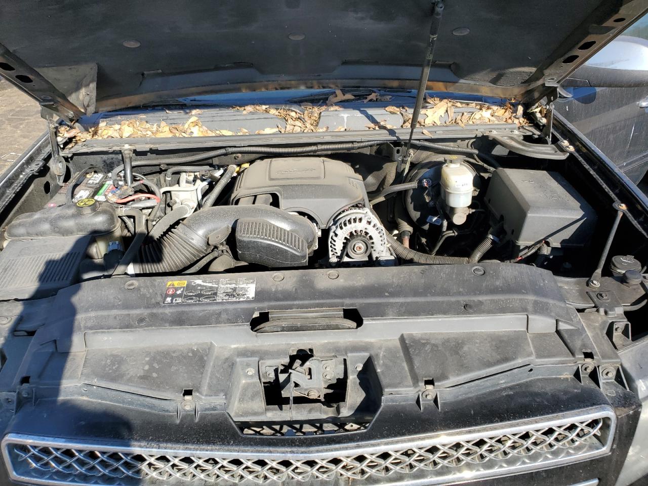 2014 Chevrolet Suburban VIN 1GNSCJE01ER139059 photo 12