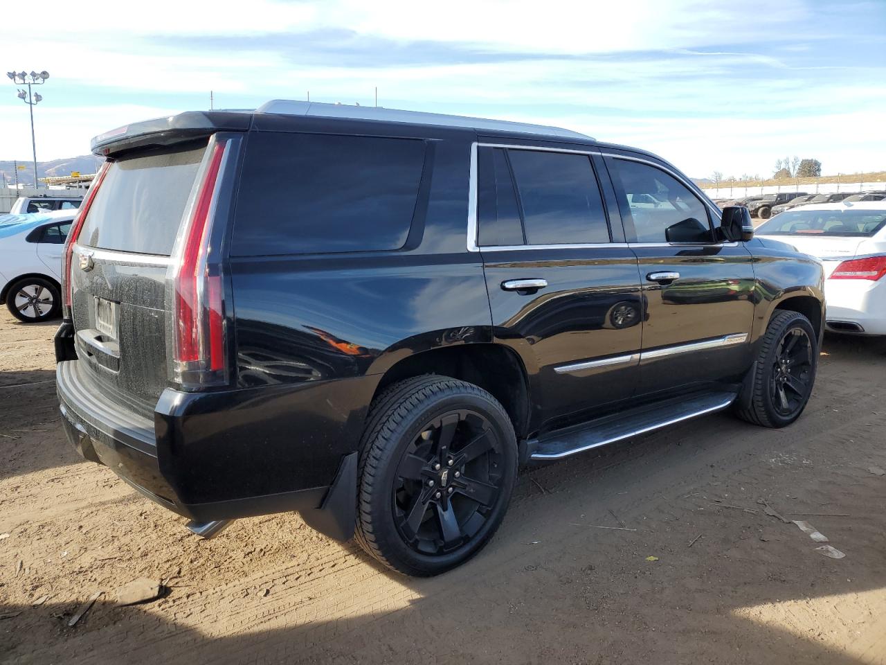 2016 Cadillac Escalade VIN 1GYS4BKJ7GR480794 photo 3