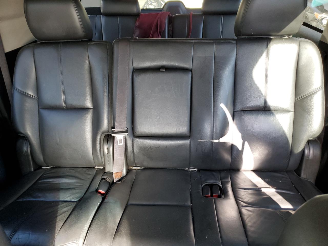 2014 Chevrolet Suburban VIN 1GNSCJE01ER139059 photo 10