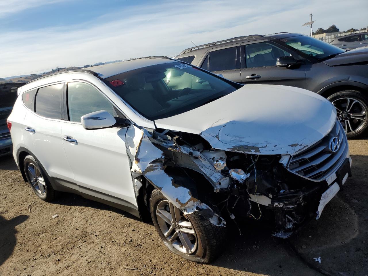 2018 HYUNDAI Santa fe VIN 5NMZUDLB8JH056964 photo 4