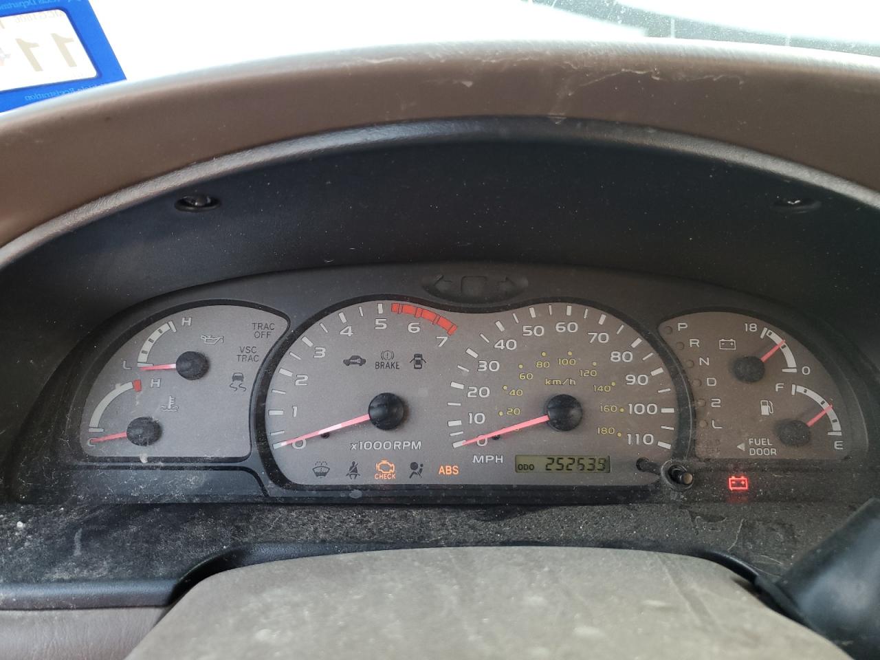 2004 Toyota Sequoia VIN 5TDZT38A04S225020 photo 9