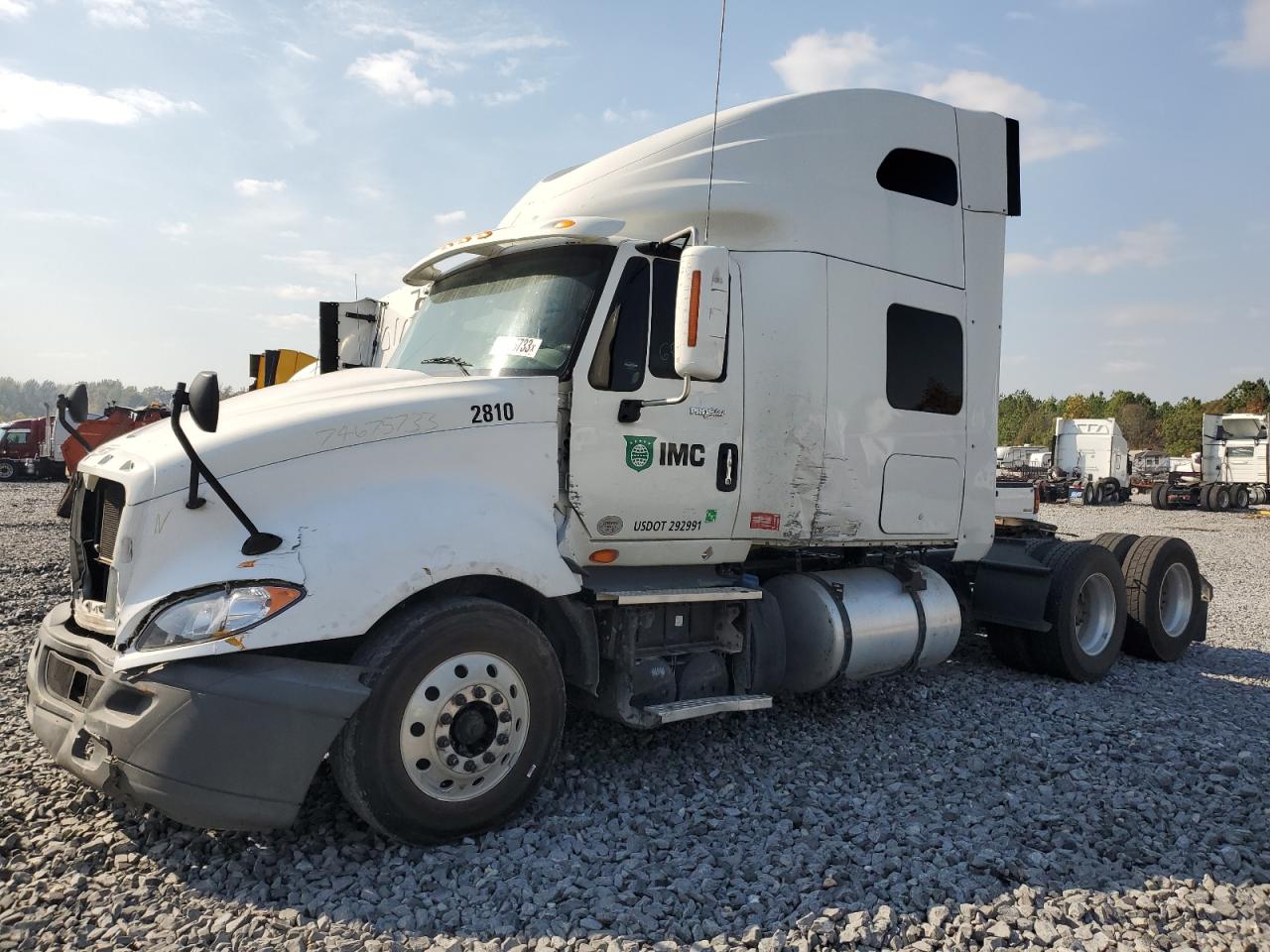2016 International Prostar VIN 3HSDJAPR8GN461500 photo 2