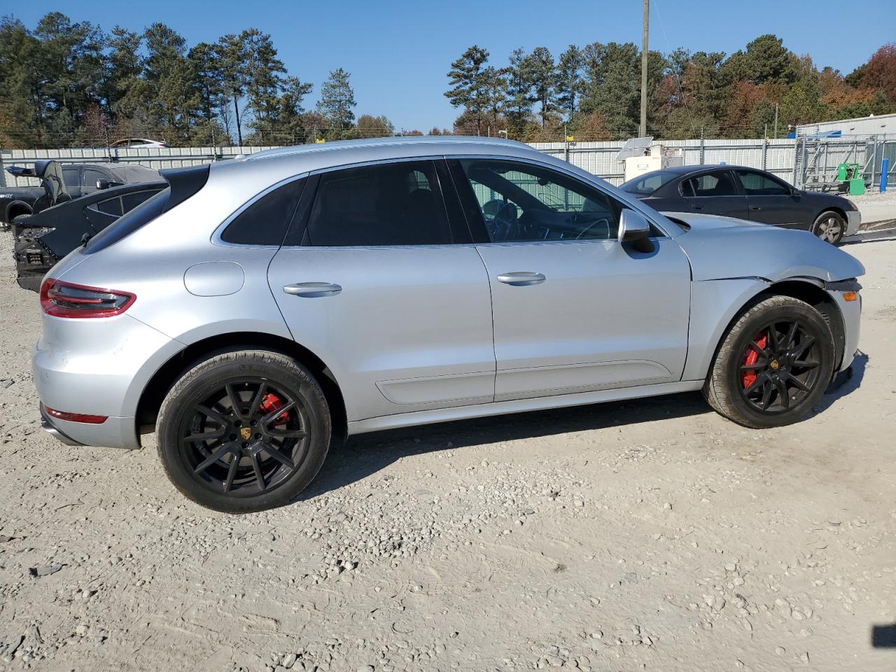 2015 Porsche Macan VIN WP1AF2A56FLB91602 photo 3