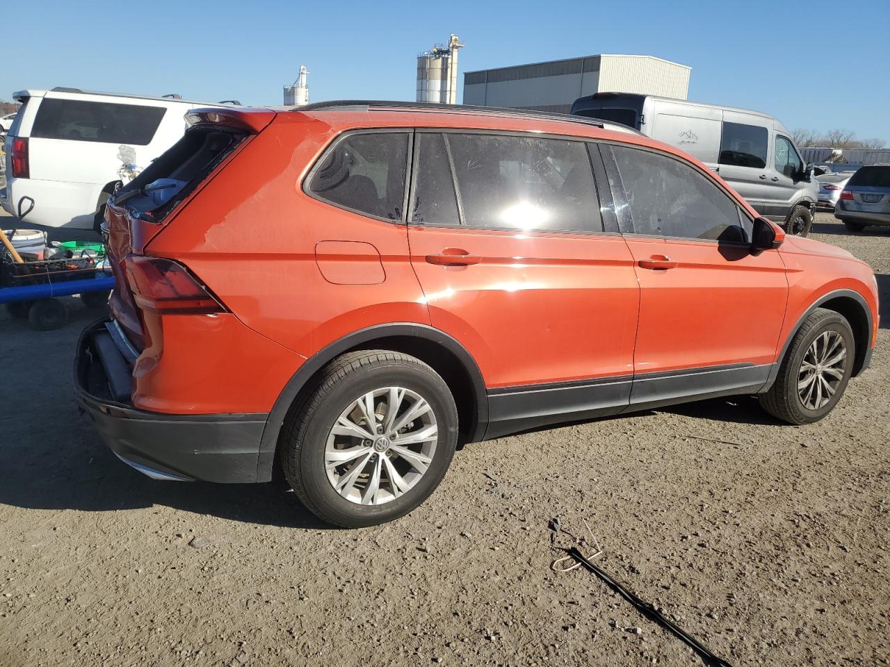 2019 VOLKSWAGEN Tiguan VIN 3VV1B7AX5KM103872 photo 3