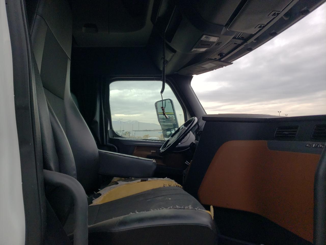 2019 FREIGHTLINER CASCADIA 126 VIN 1FUJHHDR4KLKN0324 photo 5