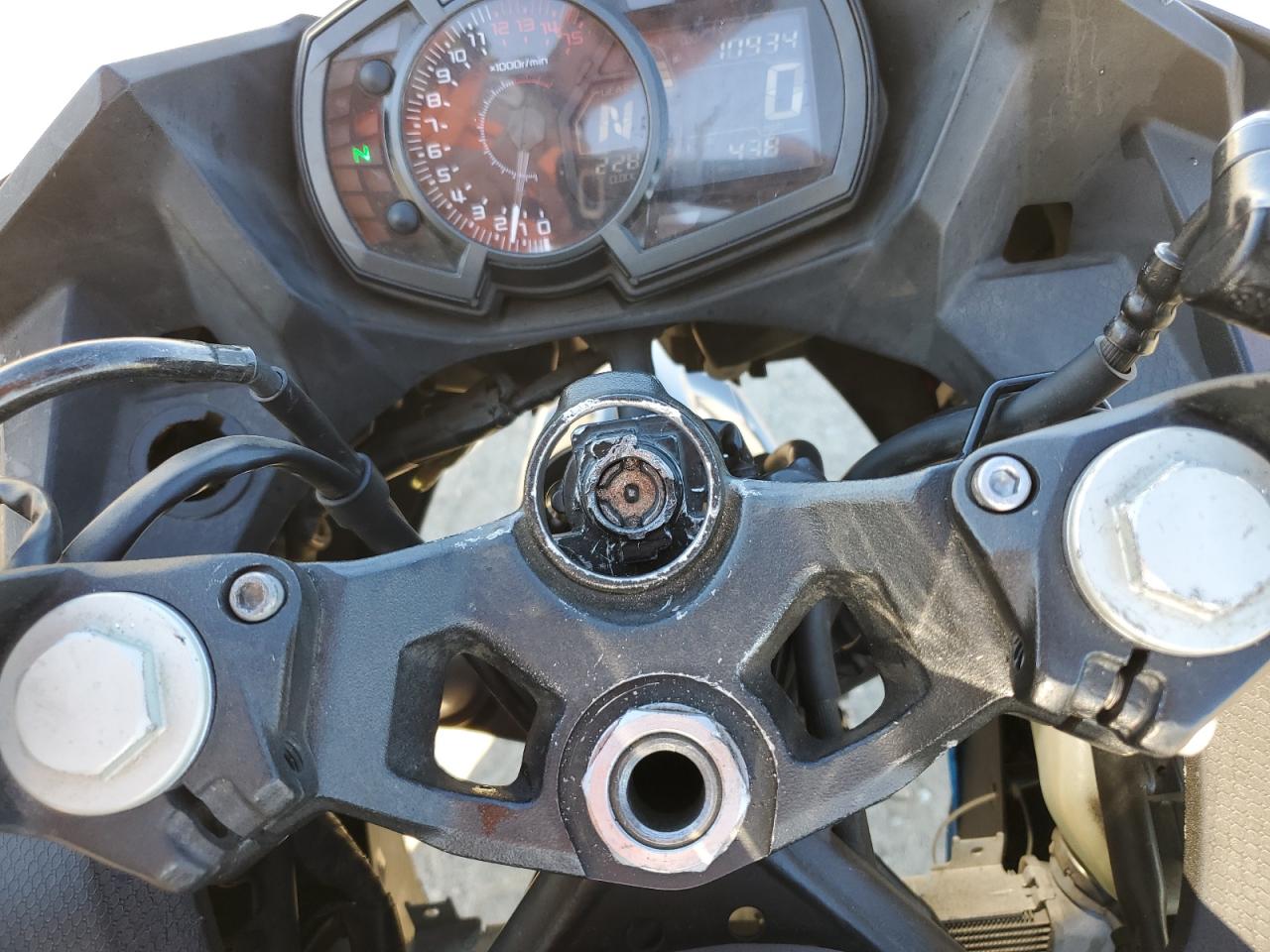 2019 KAWASAKI EX400 VIN JKAEXKG1XKDA25752 photo 9