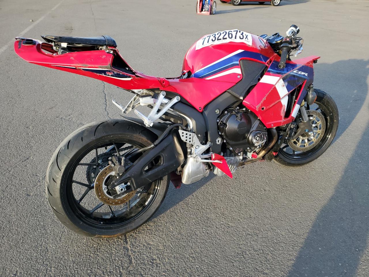 2023 HONDA Cbr cycle VIN JH2PC40J4PK900055 photo 4